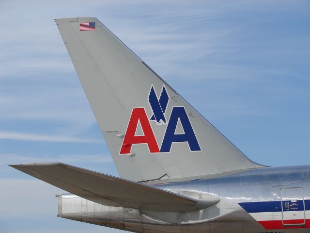 Boeing 777-200 (N776AN)