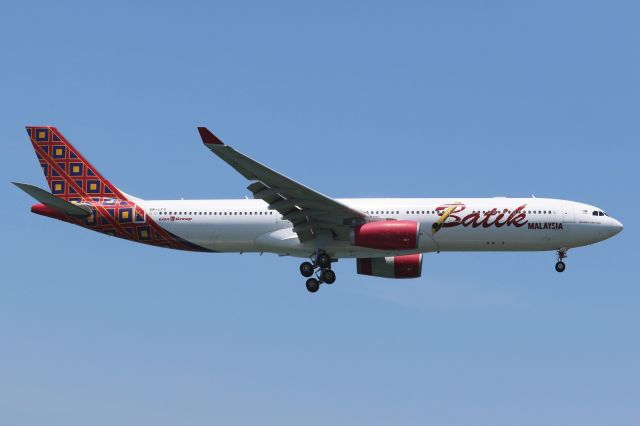 Airbus A330-300 (9M-LFG)