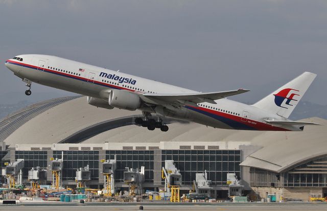 Boeing 777-200 (9M-MRM) - Taking off from the LAX.