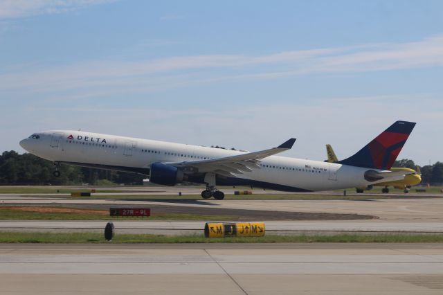 Airbus A330-300 (N804NW)