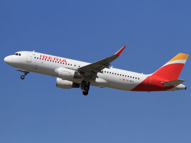 Airbus A320 (EC-MCS)