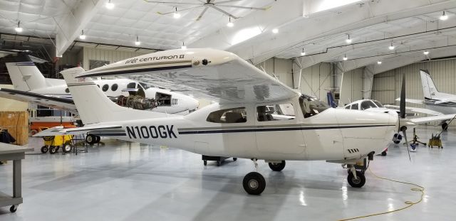 Cessna Centurion (N100GK)