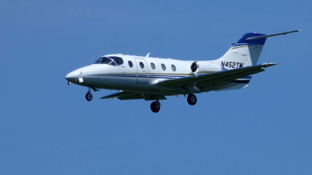 Beechcraft Beechjet (N452TM) - On final is this 2008 Hawker Beechcraft Beechjet 400XP in the Summer of 2019.