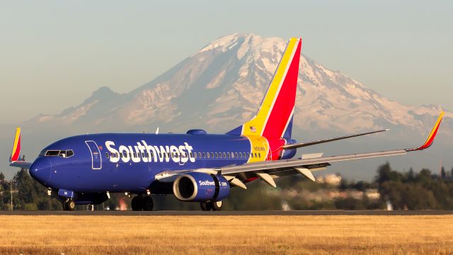 Boeing 737-700 (N561WN) - Seattle Tacoma International Airport