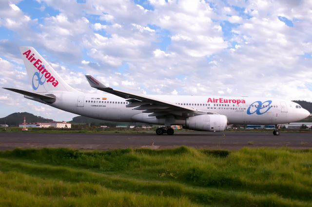 Airbus A330-200 (EC-LMN)