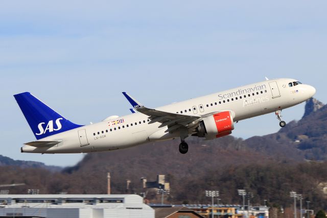 Airbus A320neo (LN-RGM)