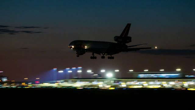 McDonnell Douglas DC-10 (N316FE) - FedEx DC10 landing at PHX on 8/31/22. Taken with a Canon 850D and Rokinon 135mm f/2 manual focus lens. Quite possibly the last ever commercial DC10 to ever land at PHX, so I'm glad I caught it!