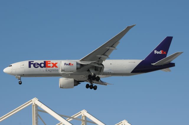 Boeing 777-200 (N857FD)