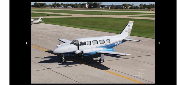 Piper Navajo (N1071A)