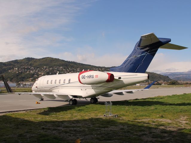 Canadair Challenger 350 (OE-HRS) - 03 mars 2015