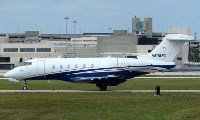 Bombardier Challenger 300 (N508FX)