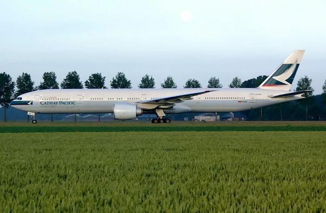 BOEING 777-300ER (B-KQX) - 50th. 777-300ER for Cathay