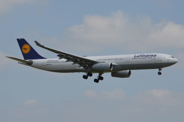 Airbus A330-300 (D-AIKC) - Lufthansa arriving DFW from Frankfurt, Germany 04/30/2013