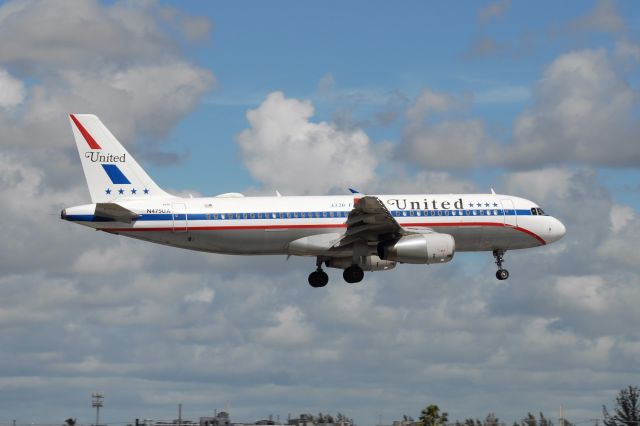 Airbus A320 (N475UA) - Miami International, October 2017