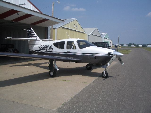 Rockwell Commander 114 (N5890N)