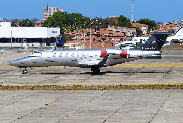 Learjet 40 (LV-GVR)