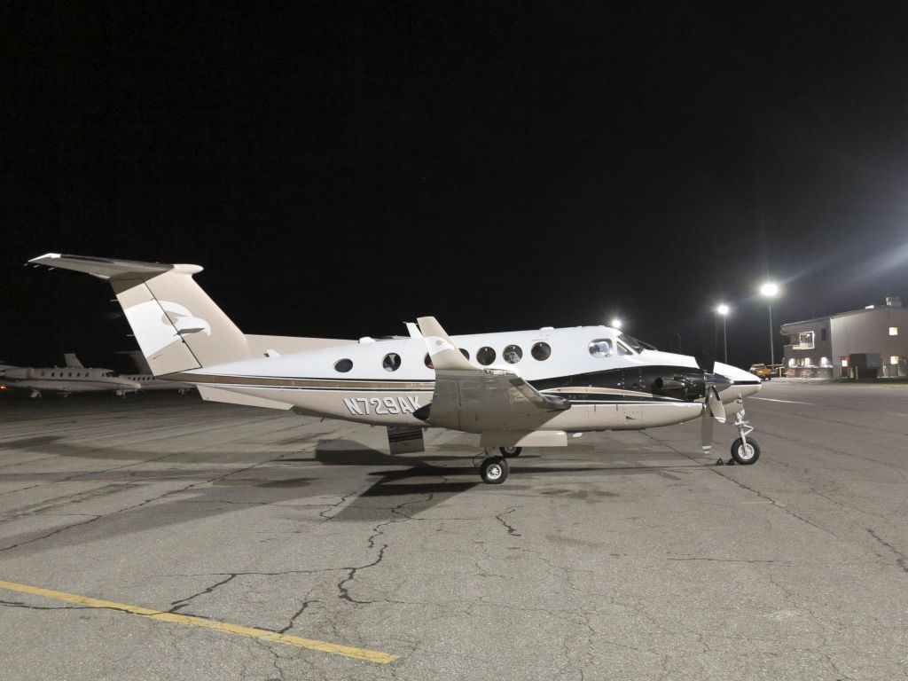 Beechcraft Super King Air 300 (N729AK)