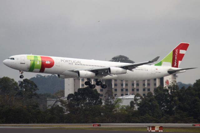 Airbus A340-300 (CS-TOD)