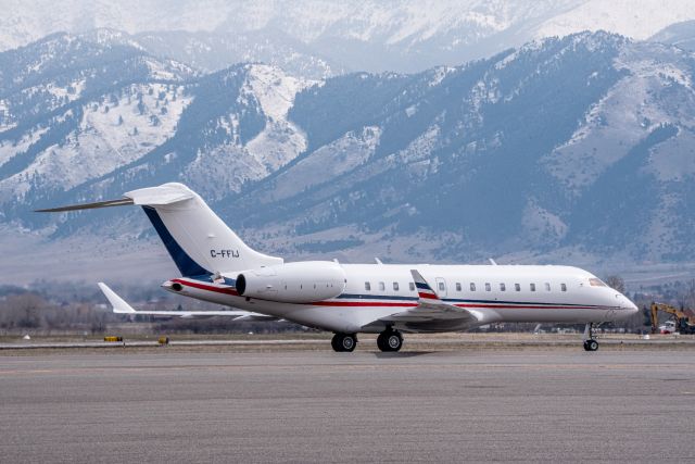 C-FFIJ — - Global 5000 leaving customs