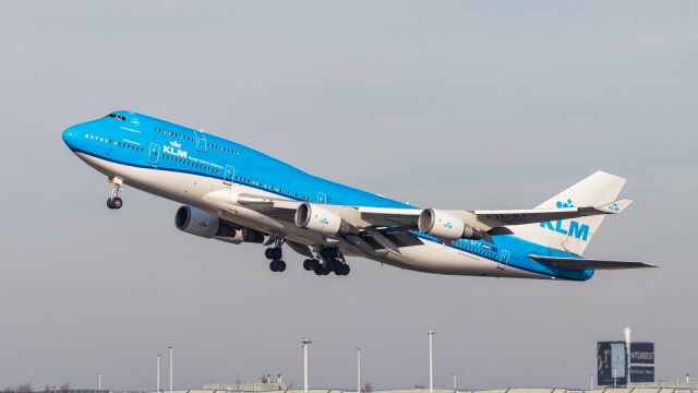 Boeing 747-400 (PH-BFY)