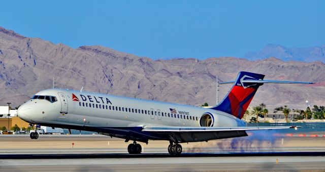 Boeing 717-200 (N997AT) - N997AT Delta Air Lines 2002 Boeing 717-2BD - cn 55141 / 5110 - Las Vegas - McCarran International (LAS / KLAS)br /USA - Nevada, March 16, 2016br /Photo: Tomás Del Coro