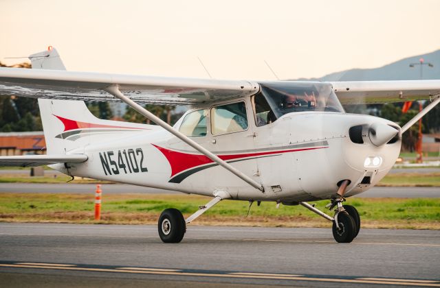 Cessna Skyhawk (N54102)