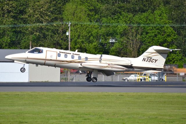 Learjet 35 (N35CY)