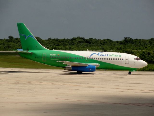 Boeing 737-200 (YV-296T)