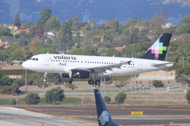 Airbus A320 (XA-VOB)