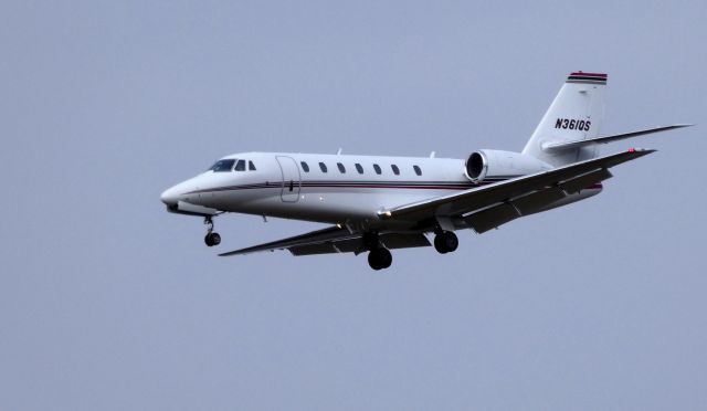 Cessna Citation Sovereign (N361QS) - On final is this 2008 Cessna Citation Sovereign in the Winter of 2019.