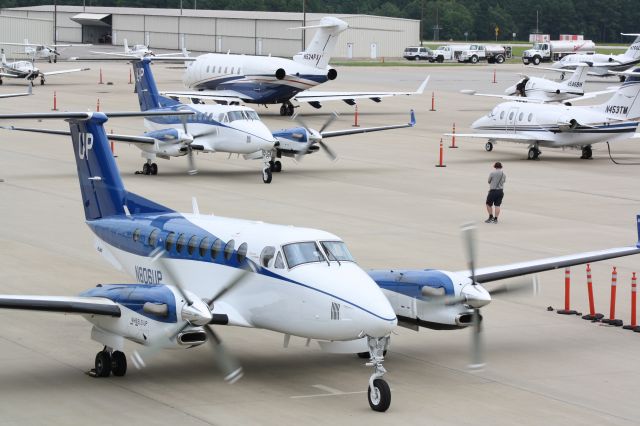 Beechcraft Super King Air 350 (N806UP) - N806UP and N856UP preparing to leave the ramp