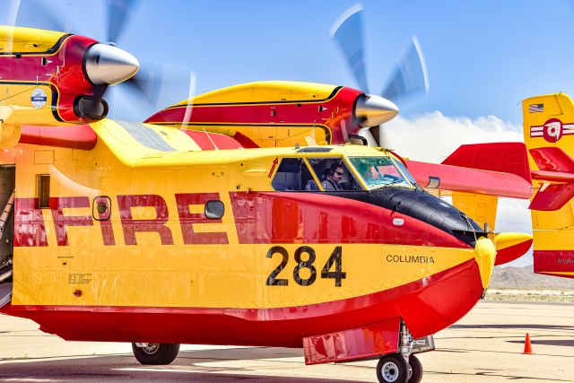 Canadair CL-415 SuperScooper (N419BT)