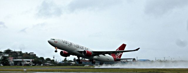 Airbus A330-200 (G-VMNK)