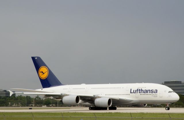 Airbus A380-800 (D-AIMK)
