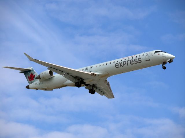 Canadair Regional Jet CRJ-900 (C-FCJZ)