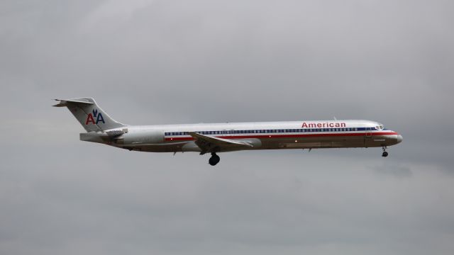 McDonnell Douglas MD-82 (N7550) - Seen at DFW just over a week before her retirement.