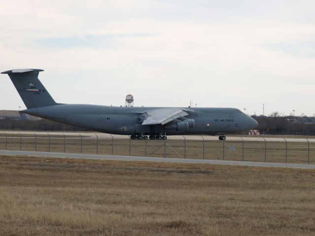 Boeing Globemaster III (N00445) - C-17 Military Airlift Command into position at Lackland AFB