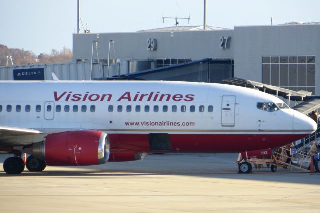 BOEING 737-300 (N732VA) - Vision Airlines 737-300 11/24/13