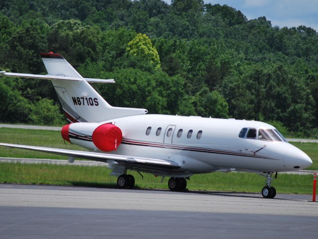 Hawker 800 (N871QS) - Parked at Concord Regional Airport - 5/26/09