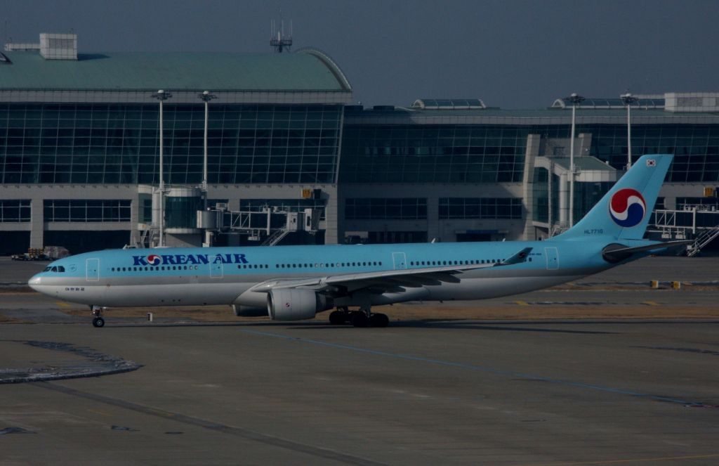 Airbus A330-300 (HL7710) - January 7, 2012