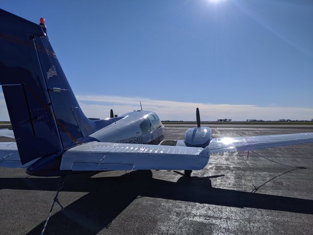 Beechcraft 55 Baron (N553W)