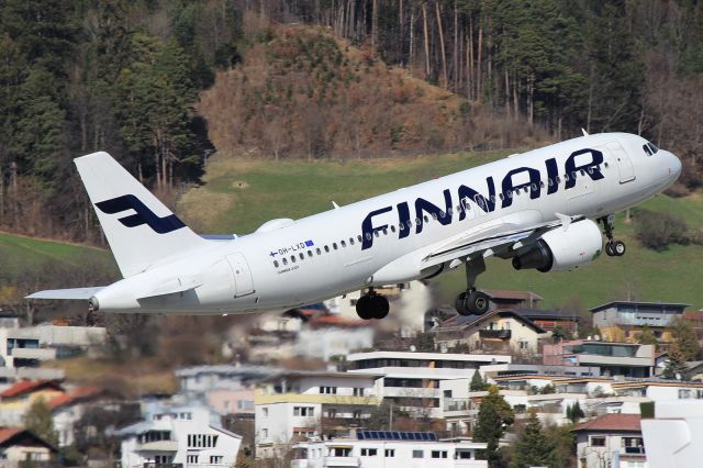 Airbus A320 (OH-LXD)