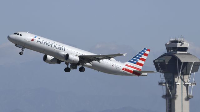 Airbus A321 (N195UW) - Departing LAX on 25R