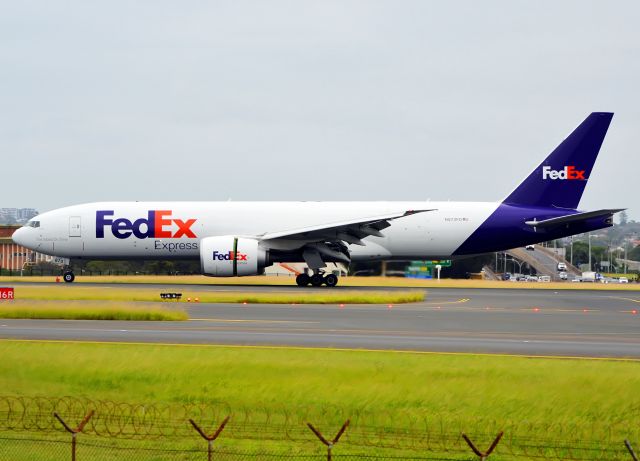 Boeing 777-200 (N873FD)