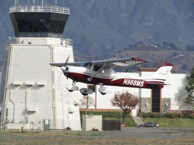 Cessna 152 (N968MS) - Taking off RWY 26L