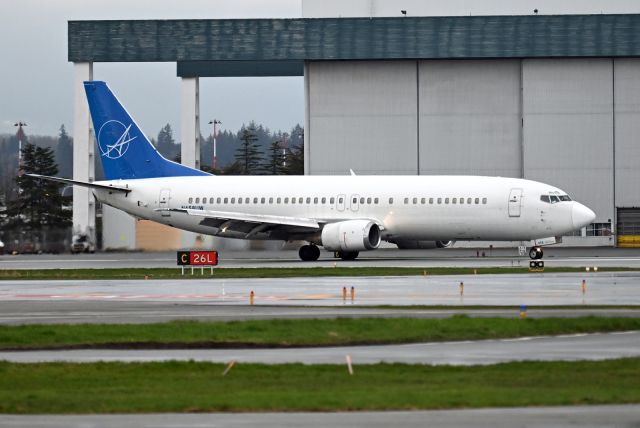 BOEING 737-400 (N458UW)