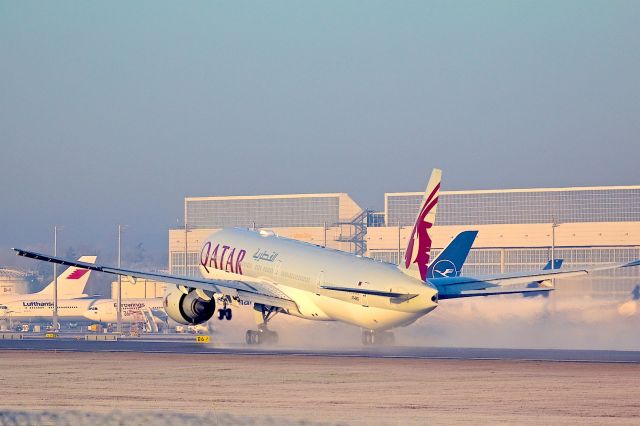 BOEING 777-300ER (A7-BED)