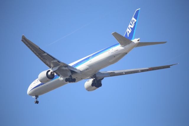 BOEING 777-300ER (JA787A)