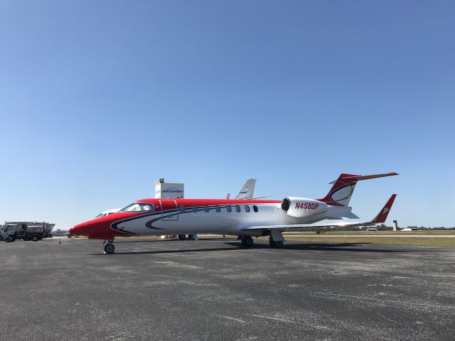 Learjet 45 (N458DP)