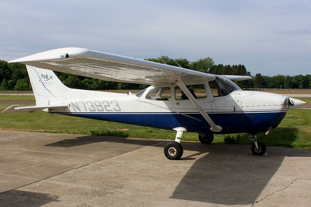 Cessna Skyhawk (N73923) - Professional Aviation (ProAv) Services